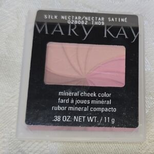 Mary Kay Silk Nectarine Satin Blush